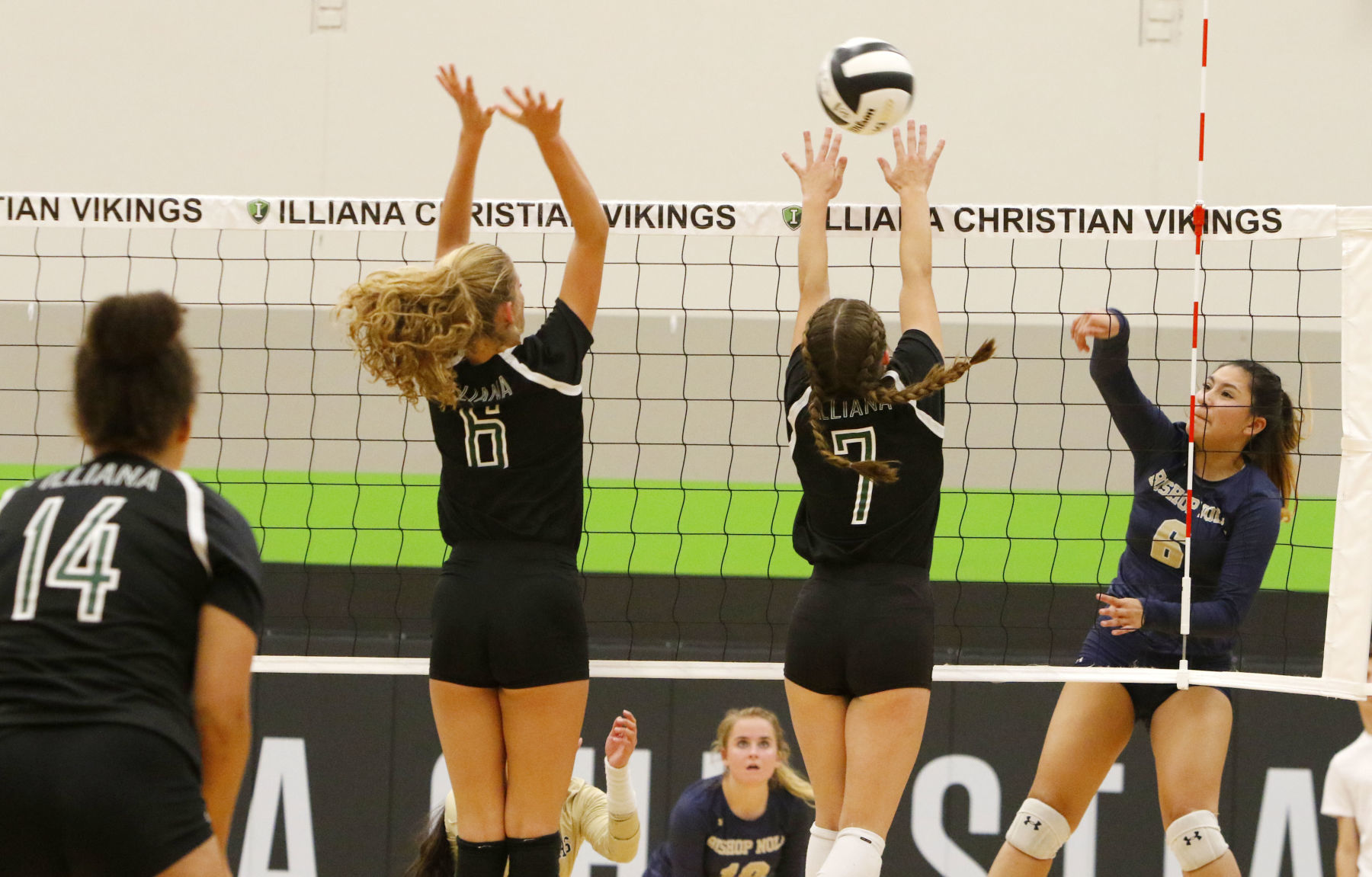 Bishop Noll at Illiana Christian volleyball
